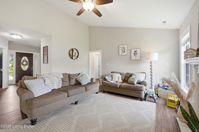 6004 Grandel Pointe Ct, Louisville, KY 40258