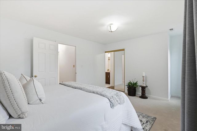 5820 WATERMARK CIR, Centreville, VA 20120