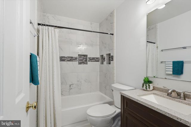 5820 WATERMARK CIR, Centreville, VA 20120