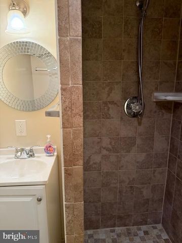 5820 WATERMARK CIR, Centreville, VA 20120