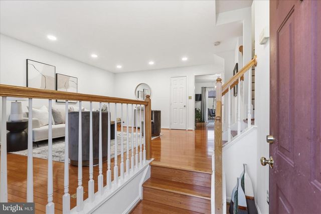 5820 WATERMARK CIR, Centreville, VA 20120