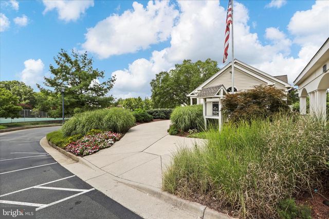 5820 WATERMARK CIR, Centreville, VA 20120