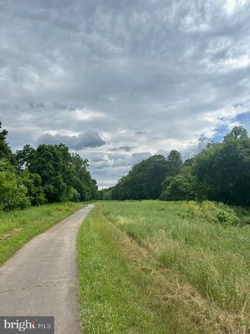 5820 WATERMARK CIR, Centreville, VA 20120