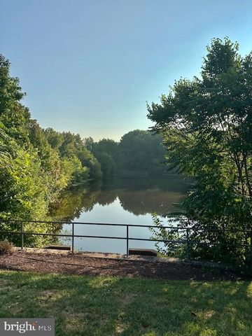 5820 WATERMARK CIR, Centreville, VA 20120