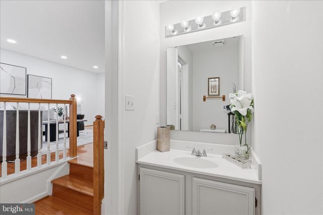 5820 WATERMARK CIR, Centreville, VA 20120