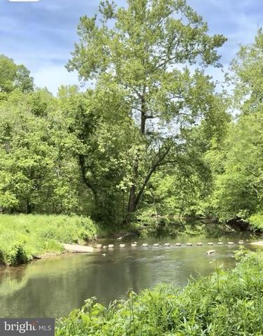 5820 WATERMARK CIR, Centreville, VA 20120