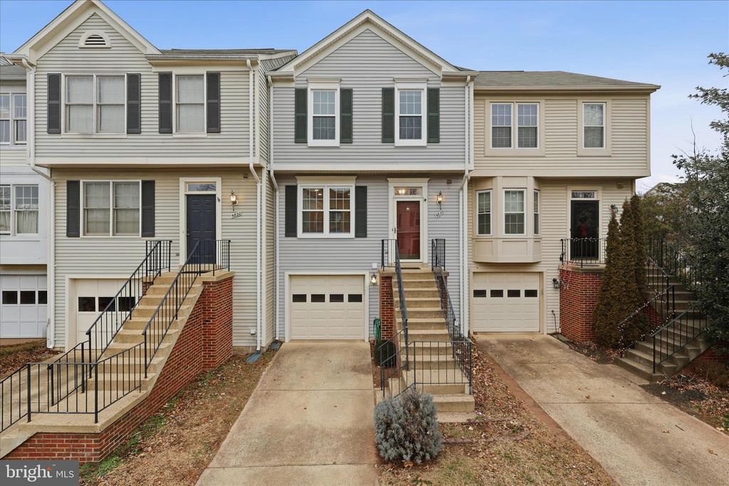 5820 WATERMARK CIR, Centreville, VA 20120