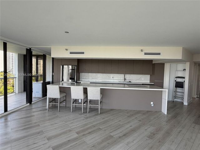 3640 Yacht Club Dr 805, Aventura, FL 33180