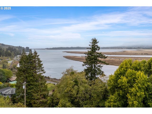 Rowe St 1900, Wheeler, OR 97147