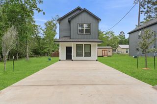 705 Little River Drive, Montgomery, TX 77316