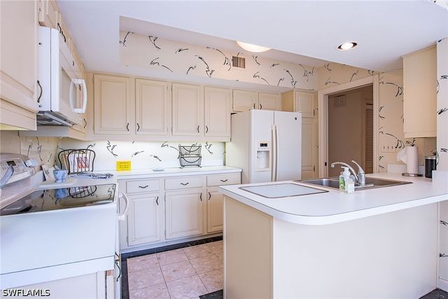 4051 Gulf Shore BLVD N 706, Naples, FL 34103