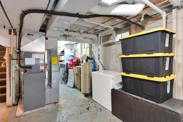 12525 James STREET, Brookfield, WI 53005