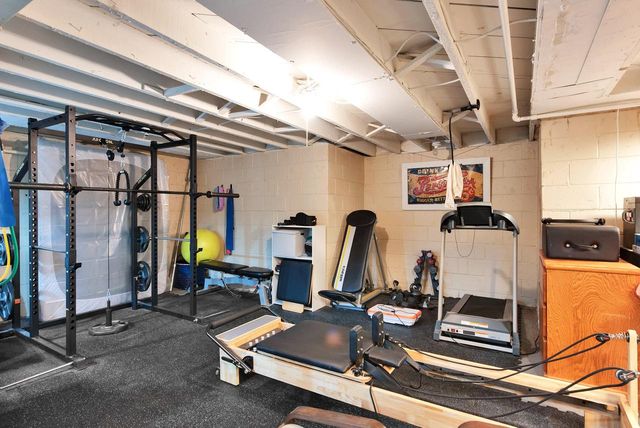 12525 James STREET, Brookfield, WI 53005