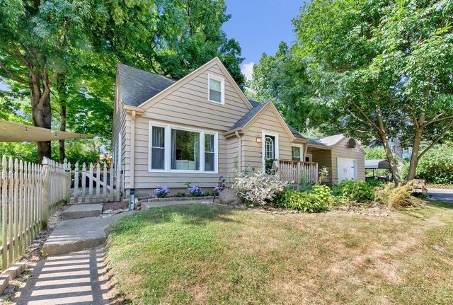 12525 James STREET, Brookfield, WI 53005