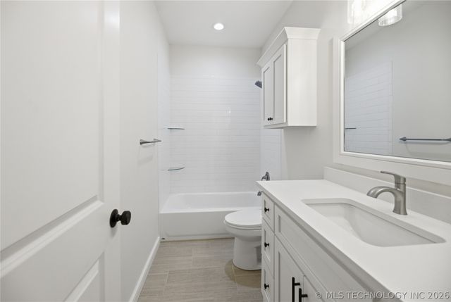 16011 E 106th Place N, Owasso, OK 74055