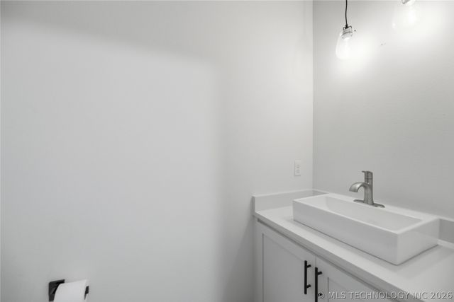 16011 E 106th Place N, Owasso, OK 74055