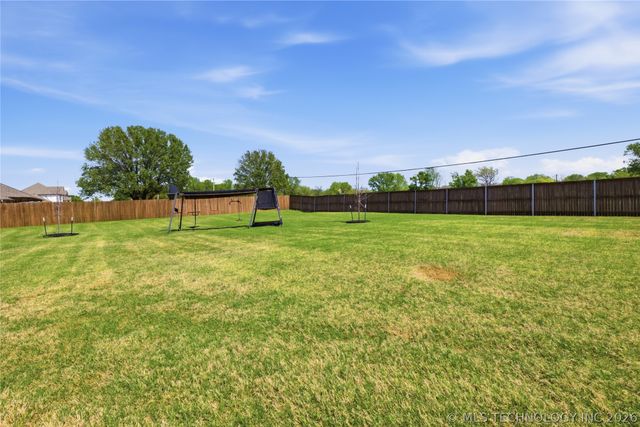 16011 E 106th Place N, Owasso, OK 74055