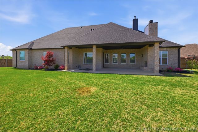 16011 E 106th Place N, Owasso, OK 74055