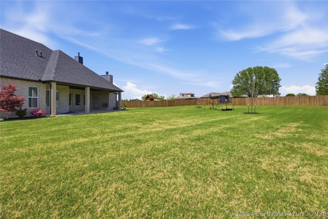 16011 E 106th Place N, Owasso, OK 74055