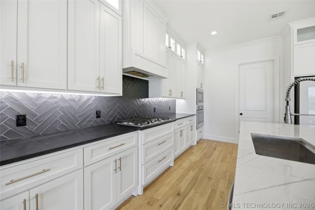 16011 E 106th Place N, Owasso, OK 74055