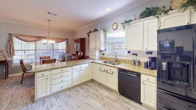 9461 Op La Way, Diamondhead, MS 39525