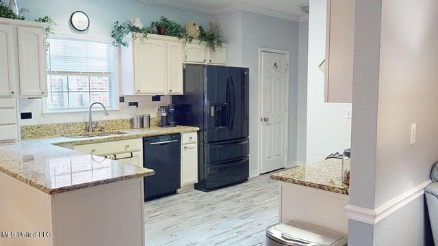 9461 Op La Way, Diamondhead, MS 39525