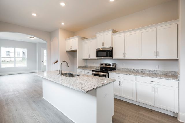 162 Oasis Dr, La Vergne, TN 37086