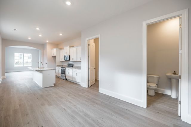 162 Oasis Dr, La Vergne, TN 37086