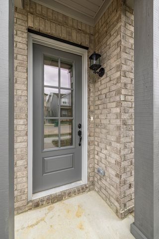 162 Oasis Dr, La Vergne, TN 37086