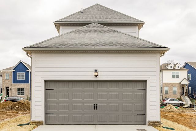 162 Oasis Dr, La Vergne, TN 37086