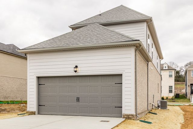 162 Oasis Dr, La Vergne, TN 37086