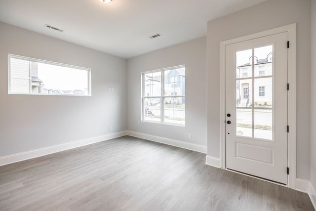 162 Oasis Dr, La Vergne, TN 37086