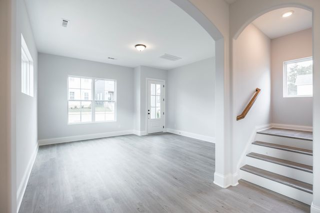 162 Oasis Dr, La Vergne, TN 37086