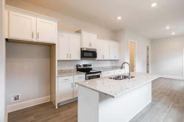 162 Oasis Dr, La Vergne, TN 37086