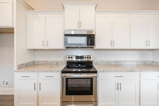 162 Oasis Dr, La Vergne, TN 37086