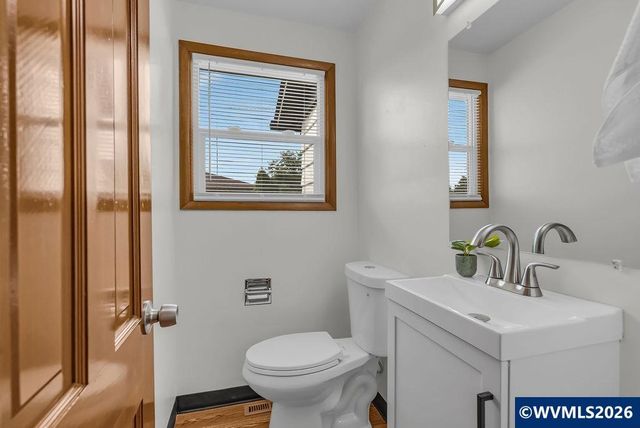 3764 Ivy St NE, Salem, OR 97305