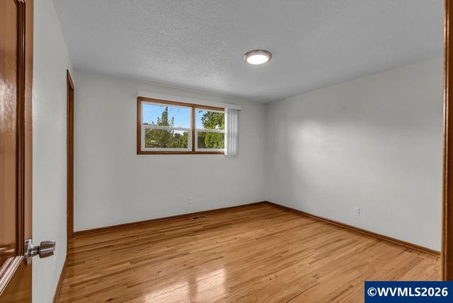 3764 Ivy St NE, Salem, OR 97305