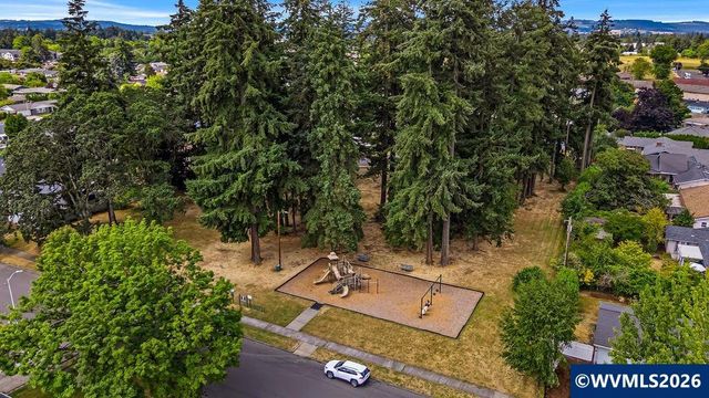 3764 Ivy St NE, Salem, OR 97305
