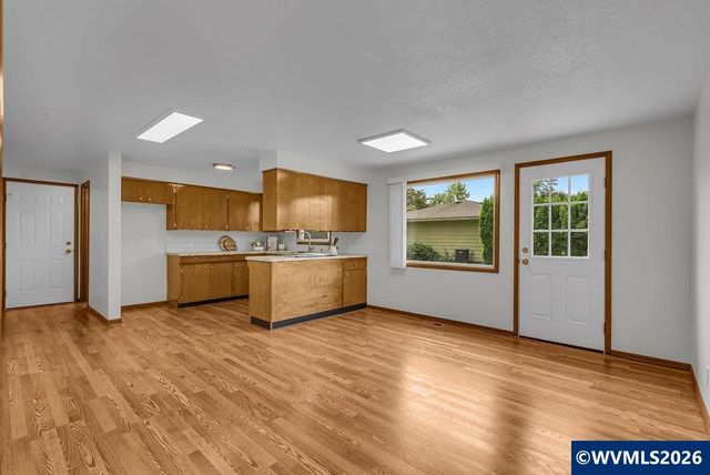 3764 Ivy St NE, Salem, OR 97305
