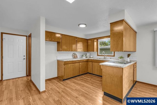 3764 Ivy St NE, Salem, OR 97305