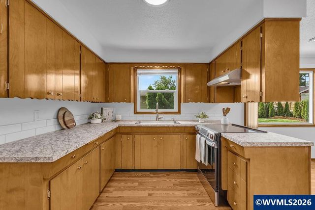 3764 Ivy St NE, Salem, OR 97305