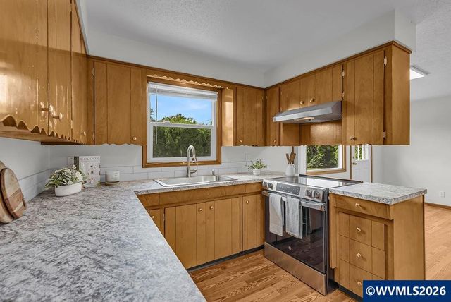3764 Ivy St NE, Salem, OR 97305