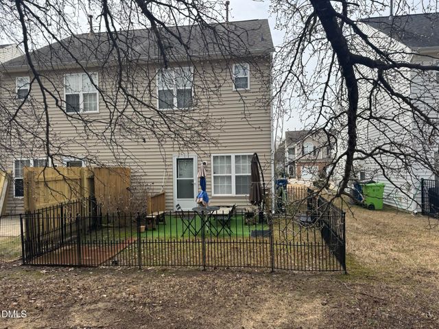 2044 Metacomet Way, Raleigh, NC 27604