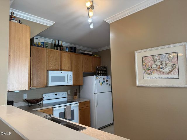 2044 Metacomet Way, Raleigh, NC 27604