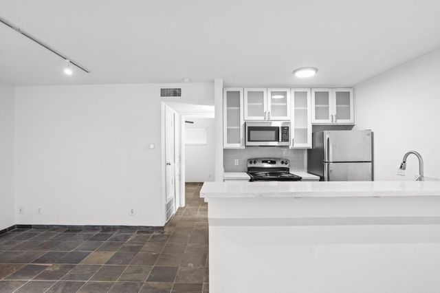 3602 Garrott Street Street 10, Houston, TX 77006