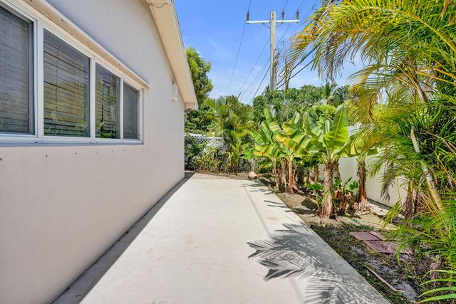 2756 NE 35th Street, Fort Lauderdale, FL 33306