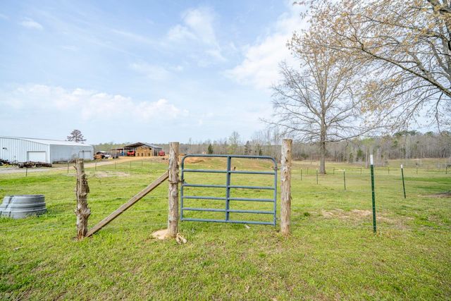 1896 PURDY BEAUTY HILL RD, Bethel Springs, TN 38315