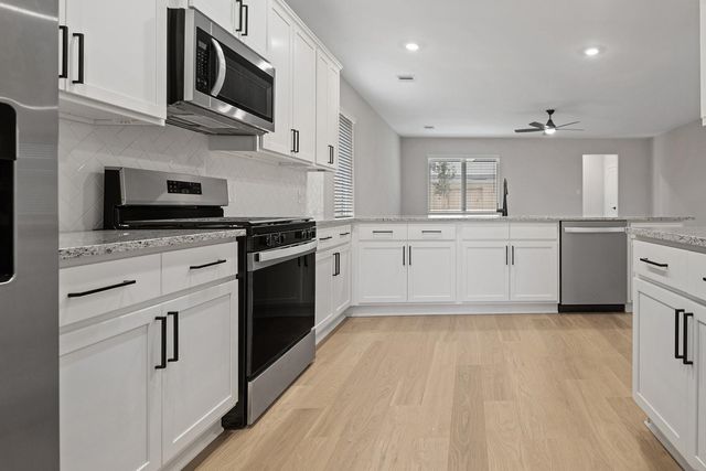 21510 Bluebonnet Bay Drive, Magnolia, TX 77354