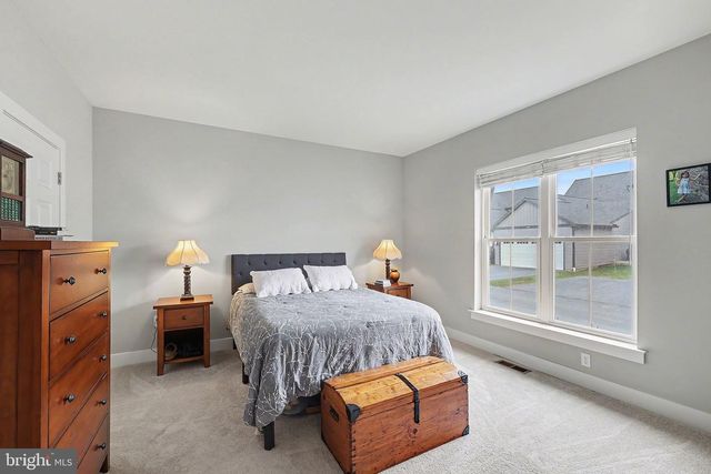 133 LARKIN DR, Mechanicsburg, PA 17055