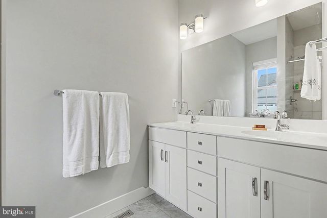 133 LARKIN DR, Mechanicsburg, PA 17055